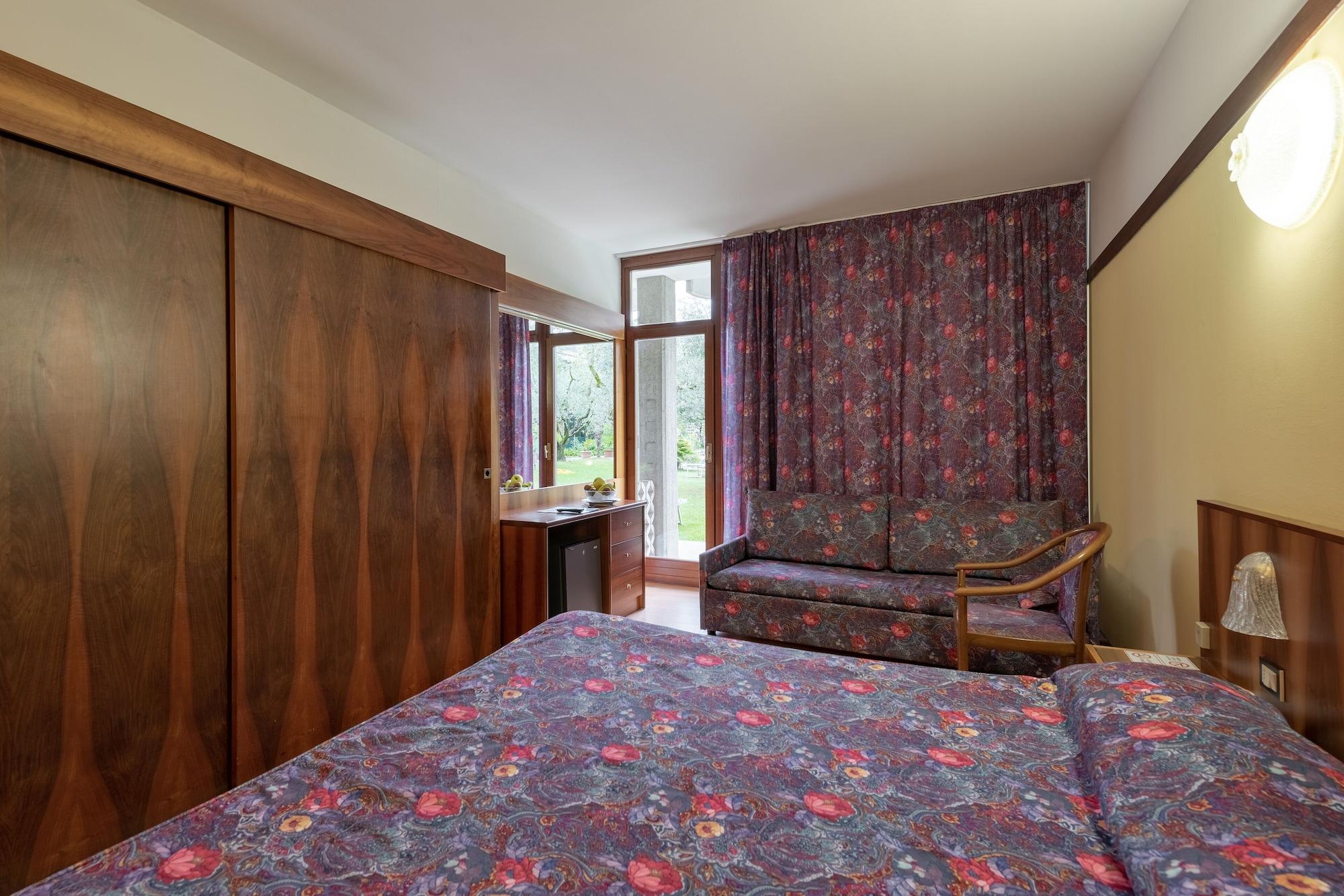 Hotel Park Oasi 4*