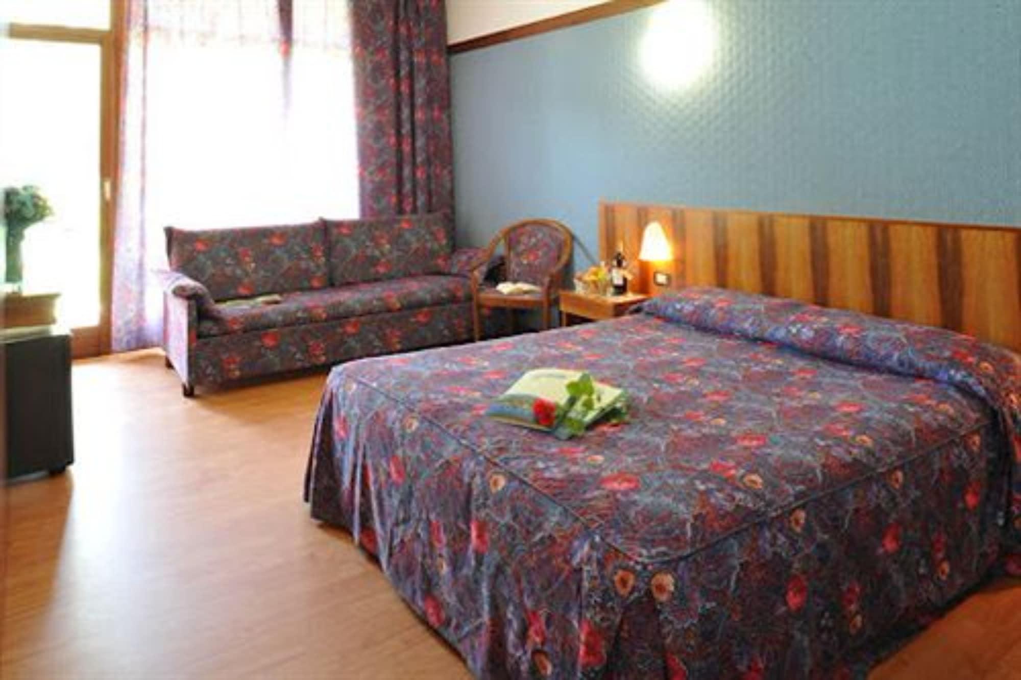Hotel Park Oasi 4*