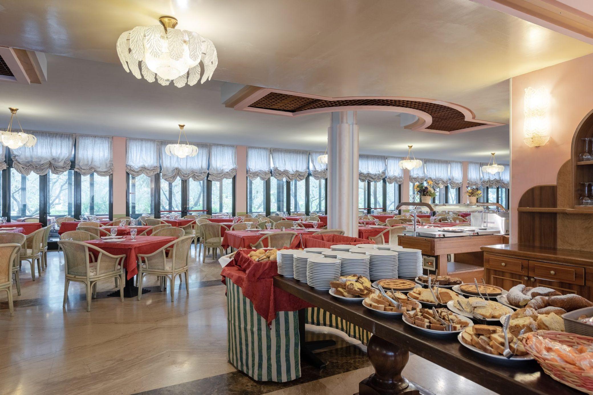Hotel Park Oasi 4*