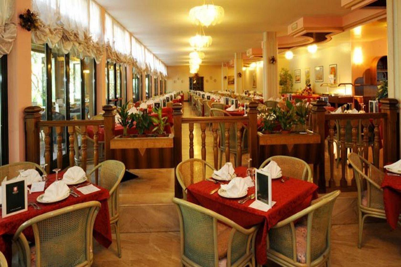 Hotel Park Oasi 4*
