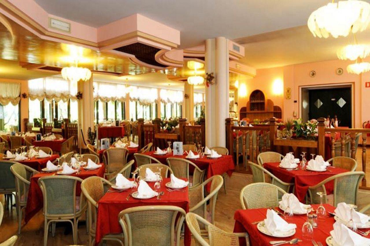 Hotel Park Oasi 4*