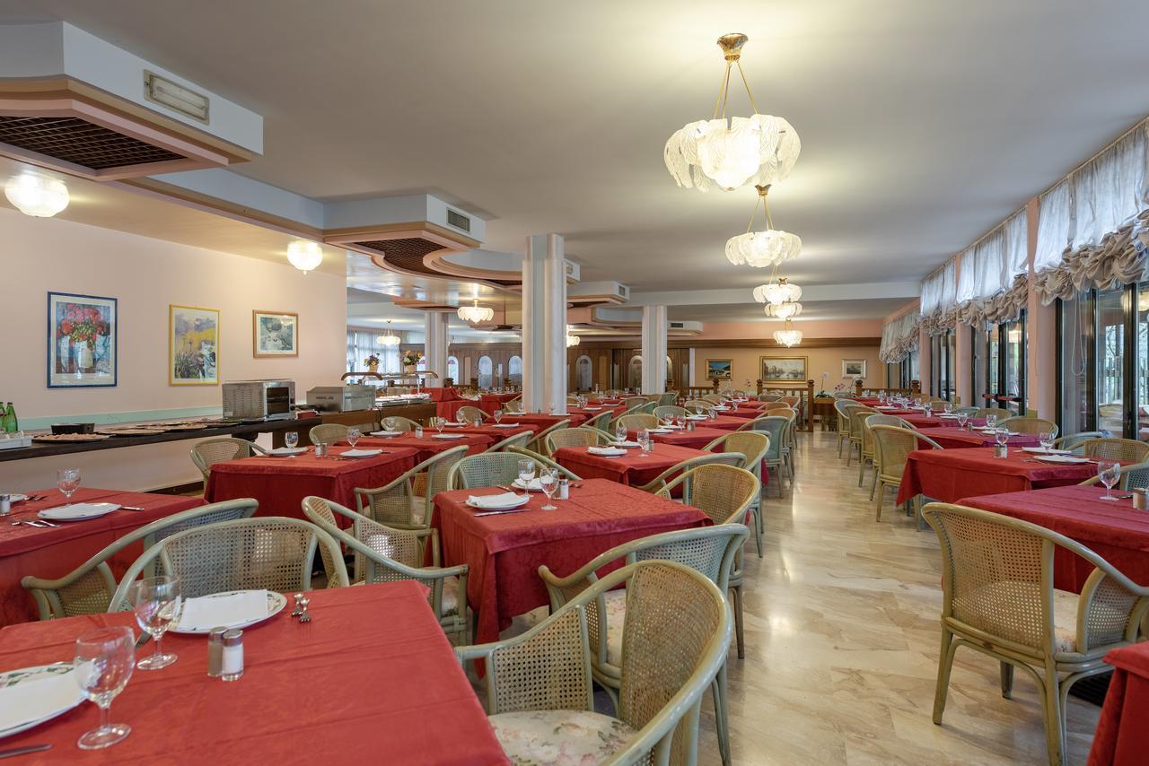 Park Oasi Hotel 4*
