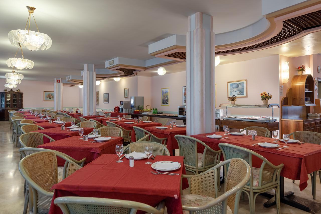 Hotel Park Oasi 4*