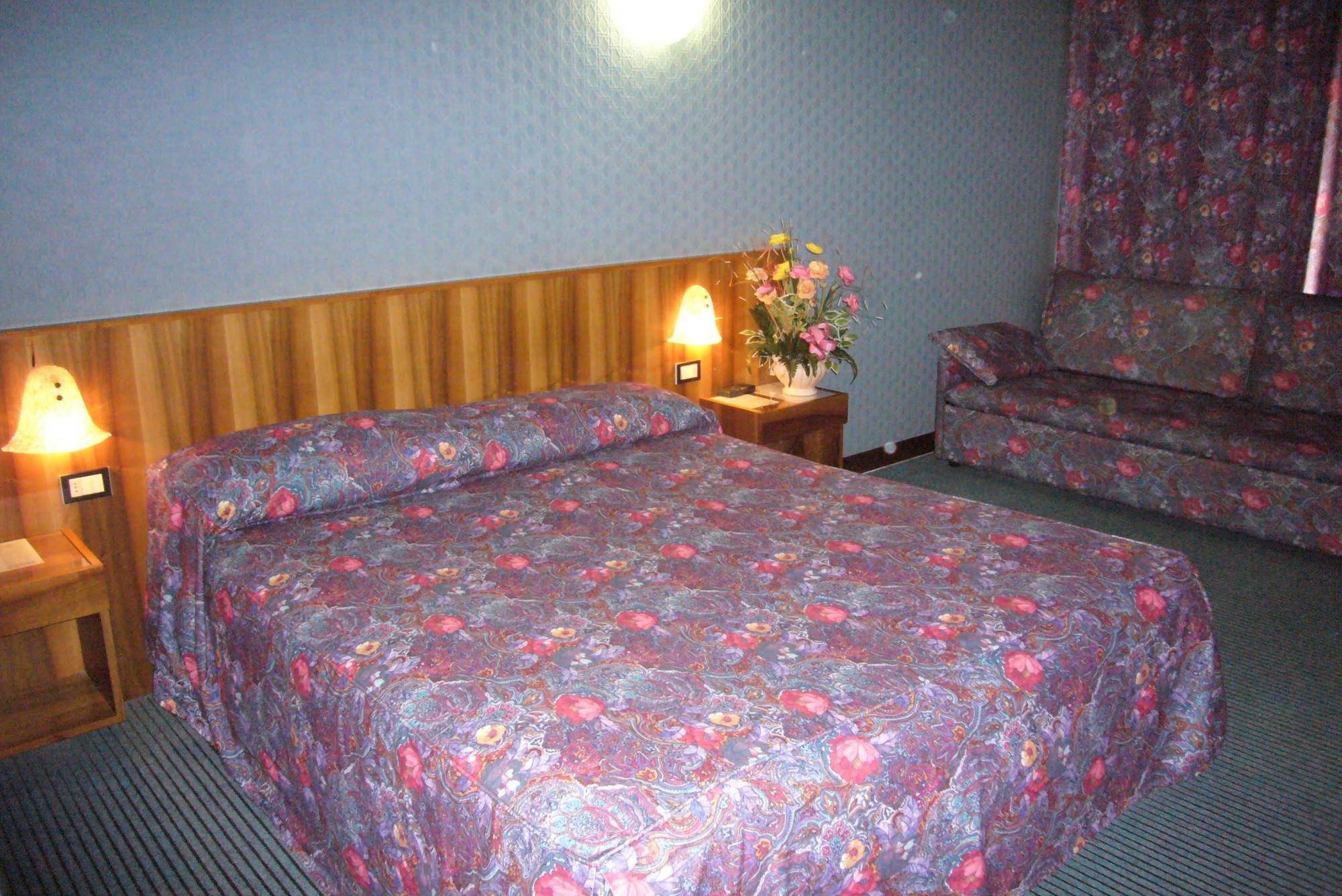 Hotel Park Oasi 4*