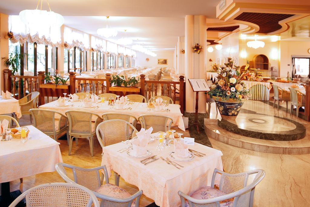 Hotel Park Oasi 4*