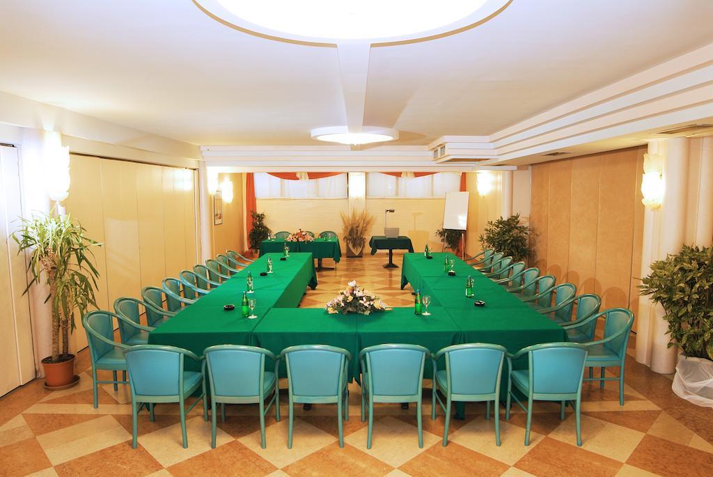 Park Oasi 4*